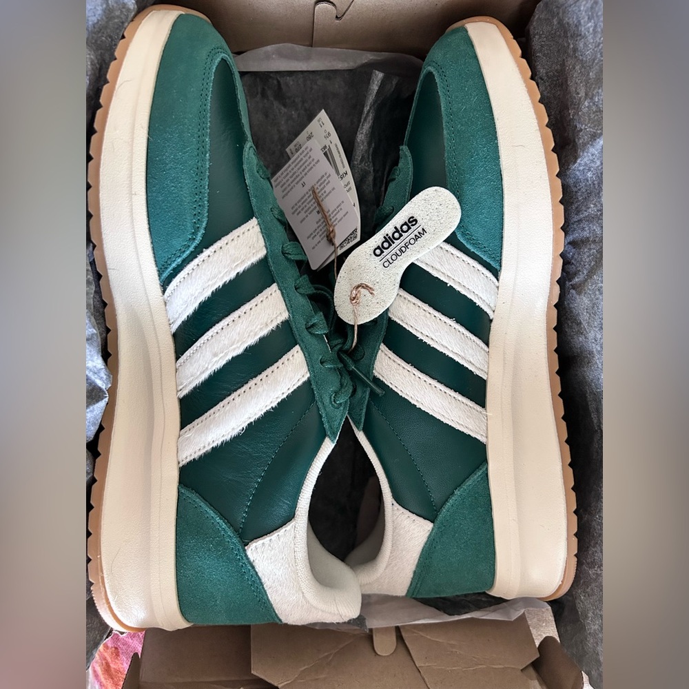 NWT Women’s Adidas Run 70s Sneaker - Dark Green SZ 11
